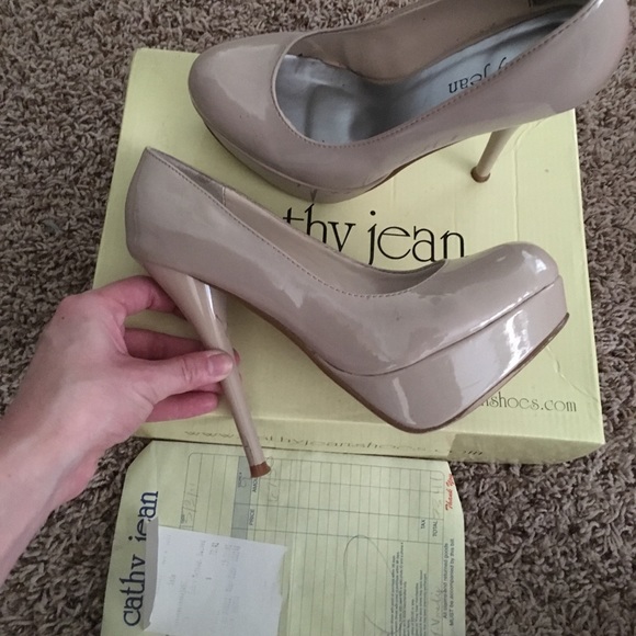 Cathy Jean nude heels - Picture 2 of 2